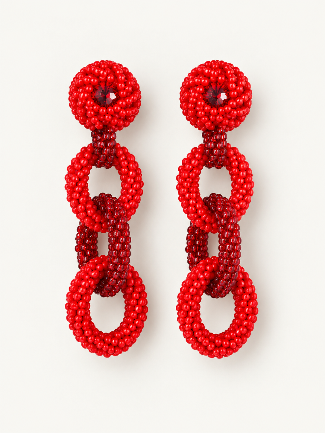aretes Cadena en color rojo bordados a mano con cristales y mostacillas