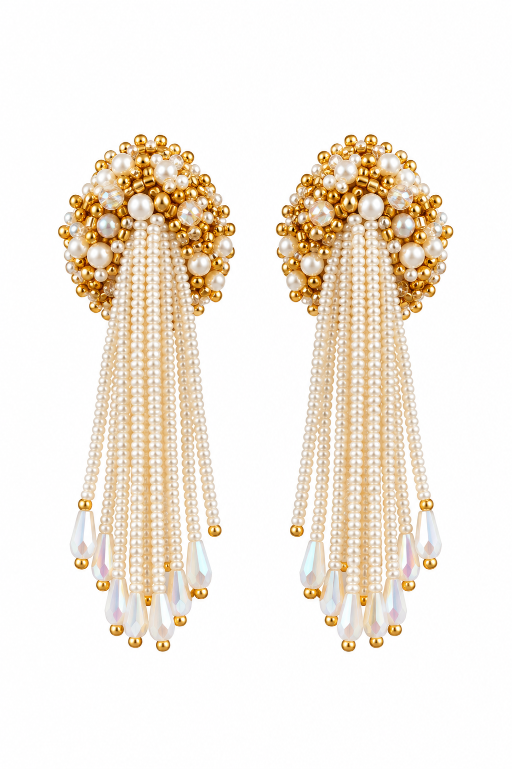  Aretes Lluvia en color Dorado y beige, bordados a mano con mostacillas, canutillos y cristales 
